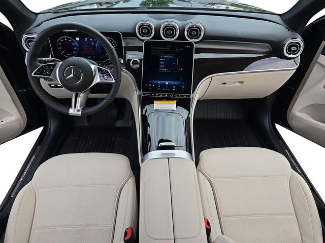 Photo of 2025 Obsidian Black Metallic Mercedes-Benz GLC 350e