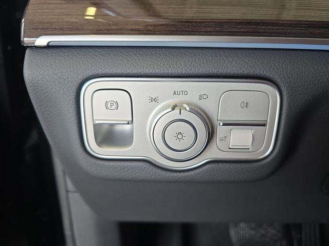 Photo of 2026 Black Mercedes-Benz GLE 350