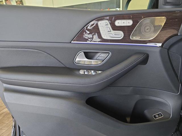 Photo of 2026 Black Mercedes-Benz GLE 350