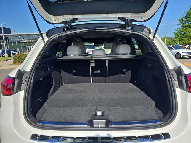 Photo of 2025 Polar White Mercedes-Benz GLC 350e