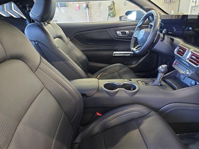 Photo of 2024 Vapor Blue Metallic Ford Mustang