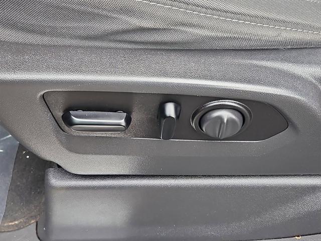 Photo of 2021 Silver Ice Metallic Chevrolet Silverado 1500