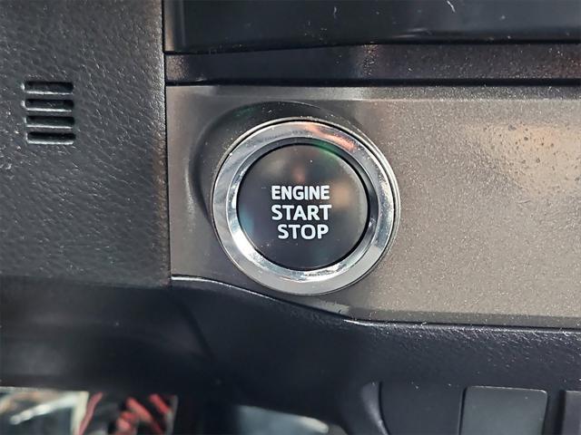 Photo of 2022 White Toyota Tacoma