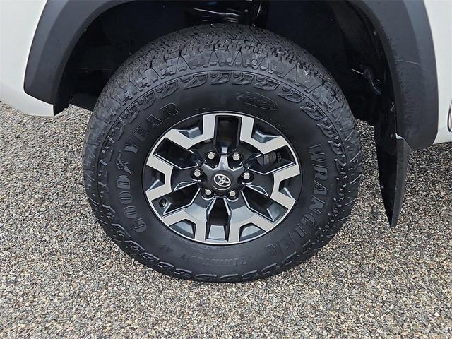Photo of 2022 White Toyota Tacoma