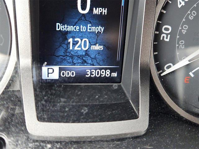 Photo of 2022 White Toyota Tacoma