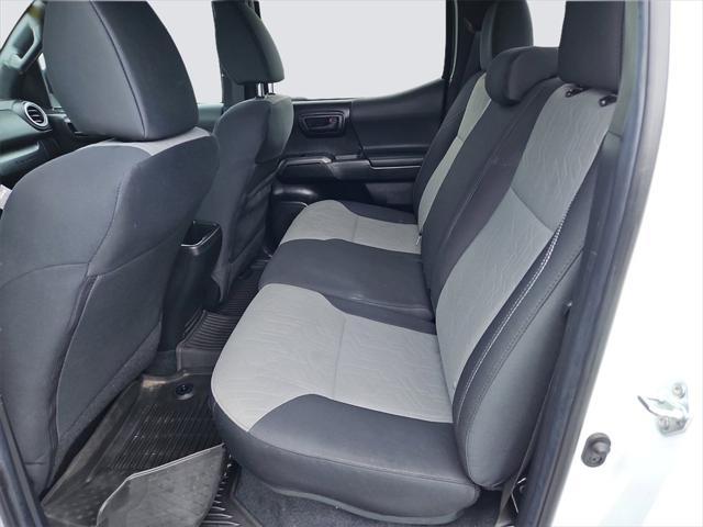 Photo of 2022 White Toyota Tacoma