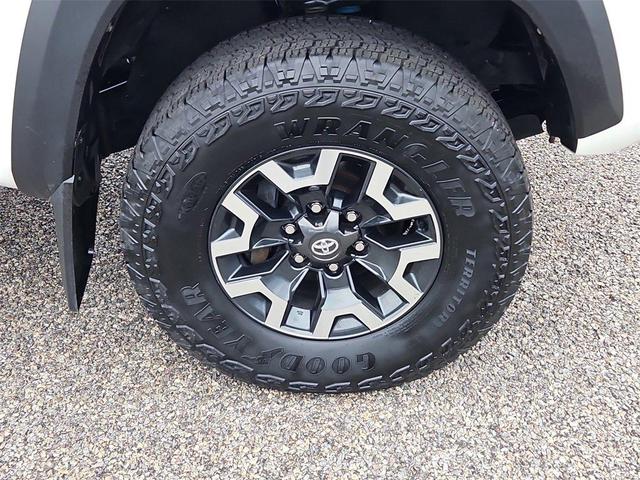 Photo of 2022 White Toyota Tacoma