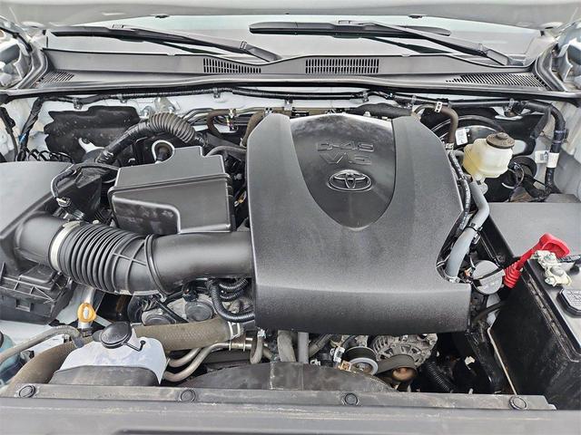 Photo of 2022 White Toyota Tacoma