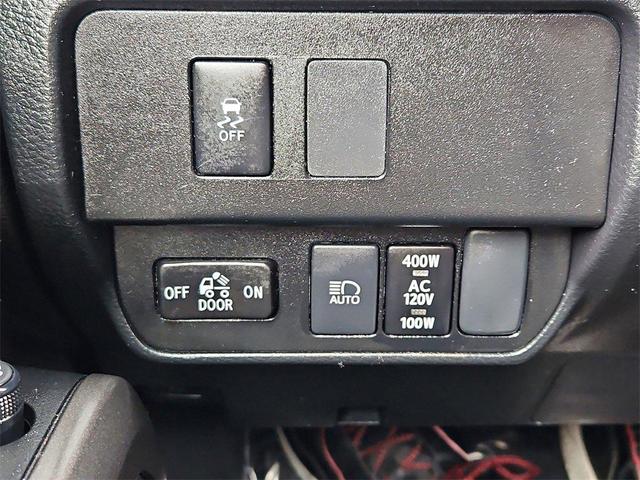 Photo of 2022 White Toyota Tacoma