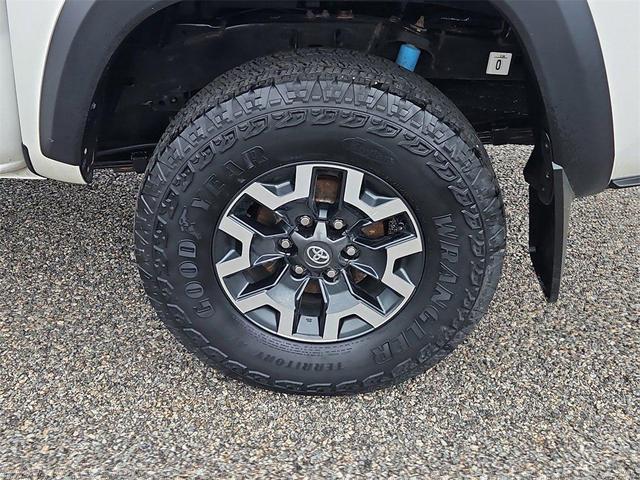 Photo of 2022 White Toyota Tacoma