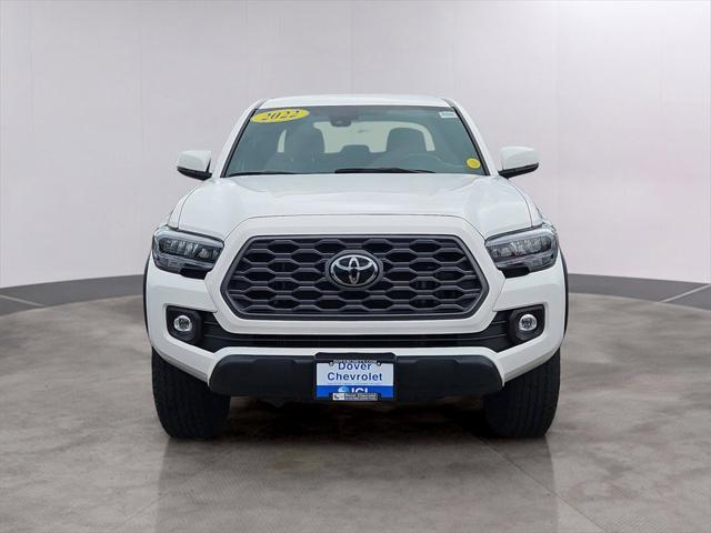 Photo of 2022 White Toyota Tacoma