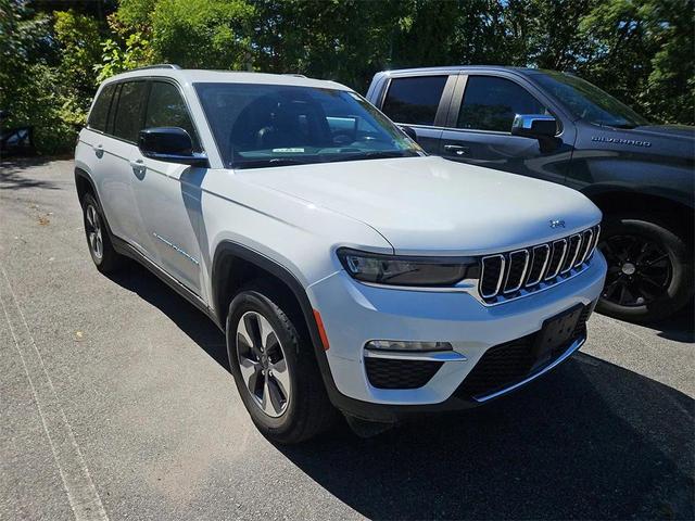Photo of 2023 Bright White Clearcoat Jeep Grand Cherokee 4xe