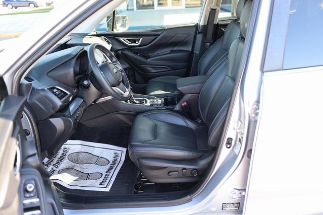 Photo of 2020 Ice Silver Metallic Subaru Forester