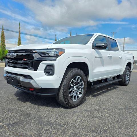 Photo of 2024 Summit White Chevrolet Colorado