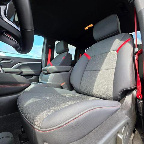 Photo of 2024 Summit White Chevrolet Colorado