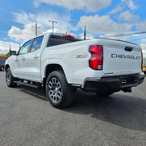 Photo of 2024 Summit White Chevrolet Colorado