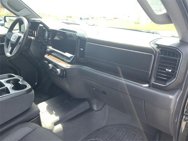 Photo of 2024 Onyx Black GMC Sierra 1500