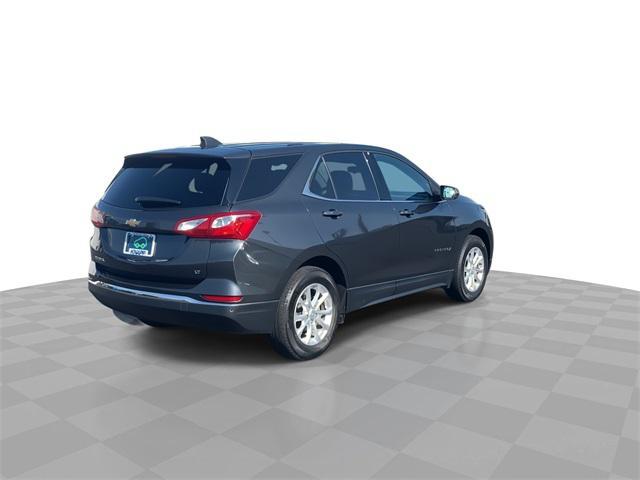 Photo of 2018 Nightfall Gray Metallic Chevrolet Equinox