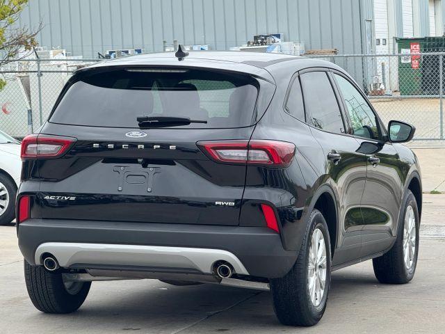 Photo of 2025 Black Ford Escape