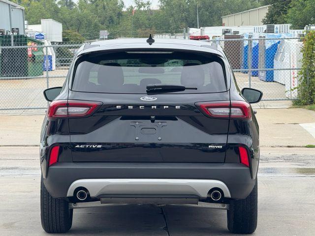 Photo of 2025 Black Ford Escape