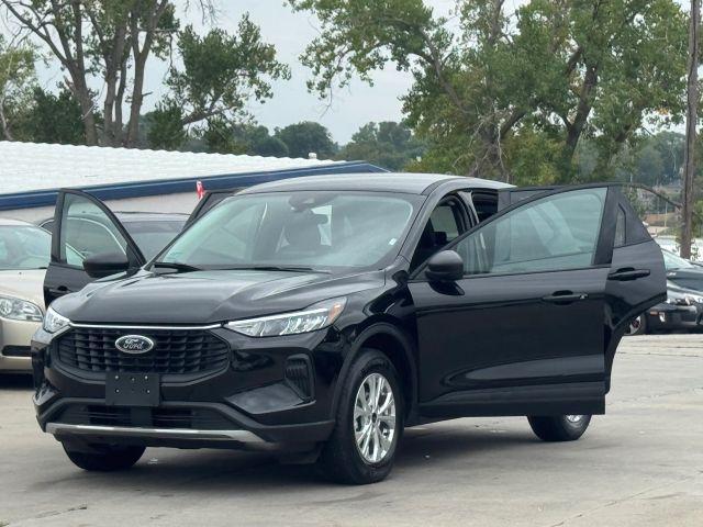 Photo of 2025 Black Ford Escape