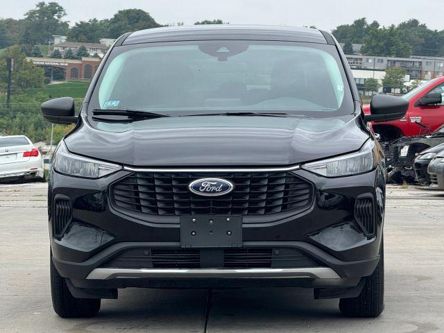 Photo of 2025 Black Ford Escape