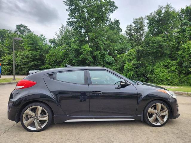 Photo of 2014 Ultra Black Pearl Hyundai Veloster