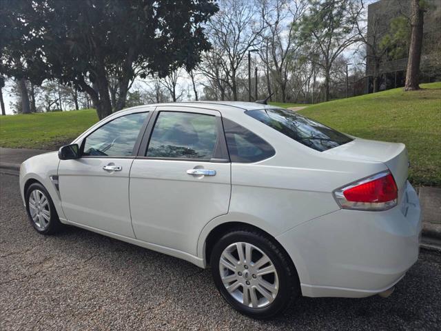 Photo of 2009 White Suede Clearcoat Ford Focus