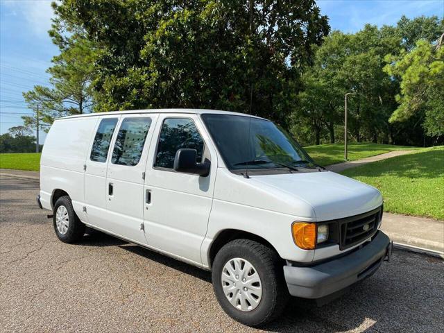 Photo of 2006 Oxford White Clearcoat Ford E150