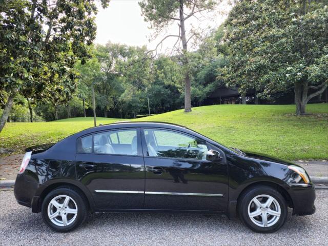 Photo of 2012 Super Black Nissan Sentra