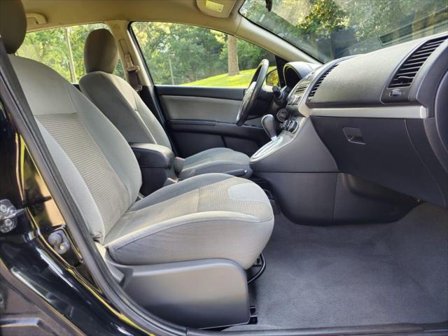 Photo of 2012 Super Black Nissan Sentra