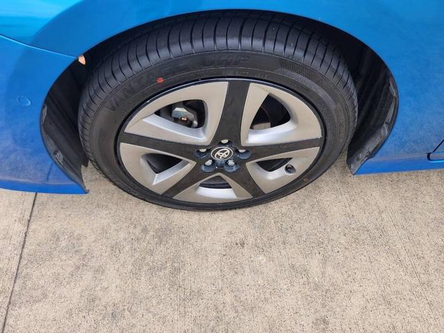 Photo of 2019 Electric Storm Blue Toyota Prius