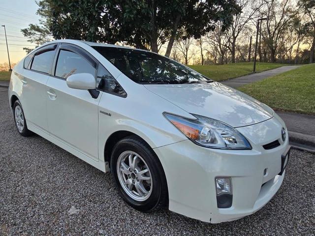 Photo of 2010 White Toyota Prius