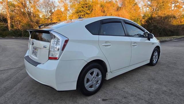 Photo of 2010 White Toyota Prius