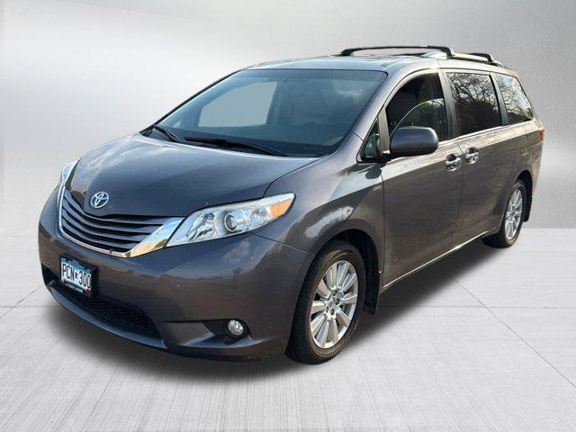 Photo of 2017 Predawn Gray Mica Toyota Sienna