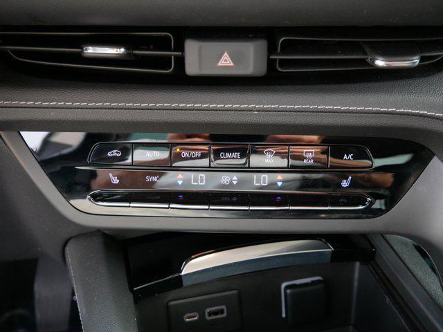 Photo of 2021 Summit White Buick Envision