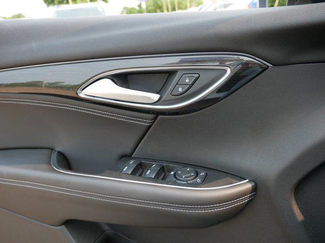 Photo of 2021 Summit White Buick Envision
