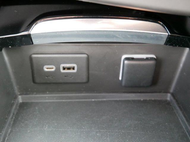 Photo of 2021 Summit White Buick Envision
