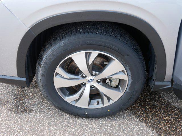Photo of 2022 Ice Silver Metallic Subaru Ascent