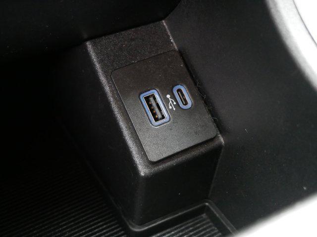 Photo of 2024 Oxford White Ford Edge