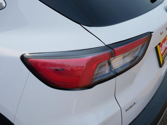 Photo of 2022 Oxford White Ford Escape