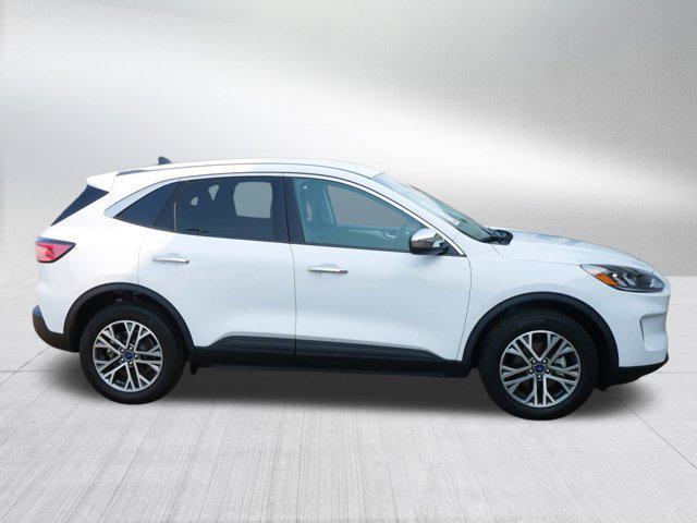 Photo of 2022 Oxford White Ford Escape
