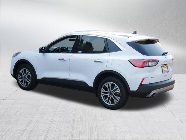 Photo of 2022 Oxford White Ford Escape