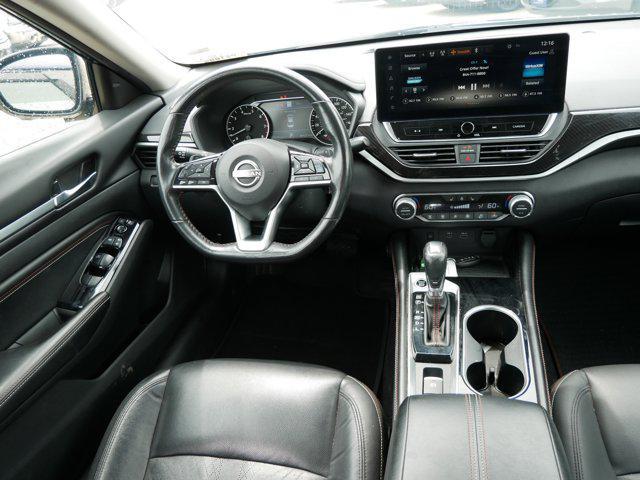 Photo of 2023 Deep Blue Pearl Nissan Altima