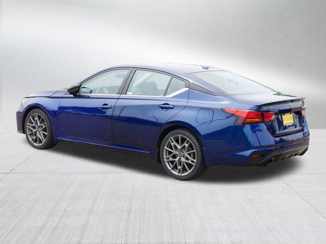Photo of 2023 Deep Blue Pearl Nissan Altima