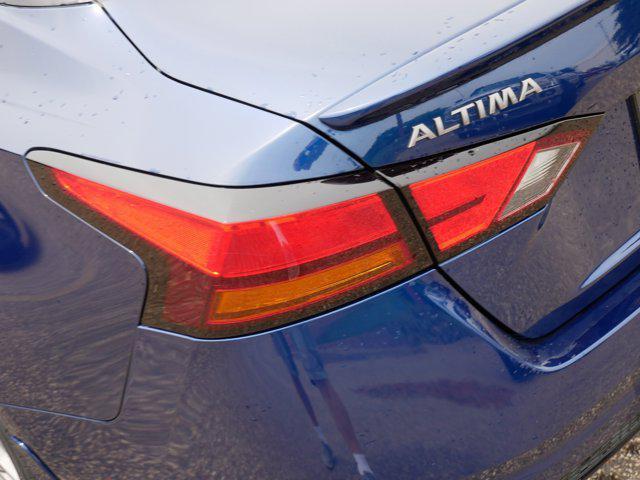 Photo of 2023 Deep Blue Pearl Nissan Altima