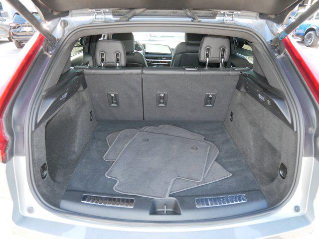 Photo of 2025 Argent Silver Metallic Cadillac XT4