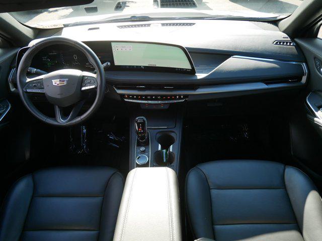 Photo of 2025 Argent Silver Metallic Cadillac XT4