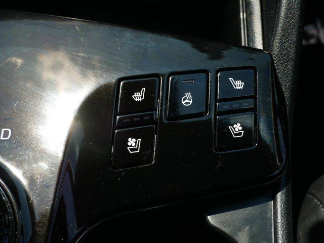 Photo of 2024 Snow White Pearl Kia Sportage Hybrid