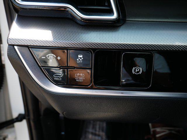 Photo of 2024 Snow White Pearl Kia Sportage Hybrid